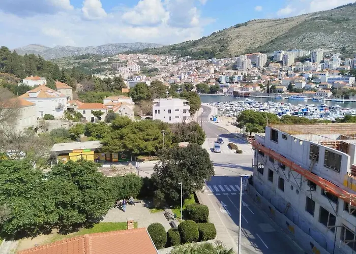 Апартаменты Marina Lapad - 2 Bedroom By The Sea