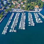 Marina Lapad - 2 Bedroom By The Sea
