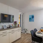 Marina Lapad - 2 Bedroom By The Sea *