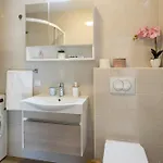 Marina Lapad - 2 Bedroom By The Sea Apartment *