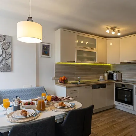 Marina Lapad - 2 Bedroom By The Sea Апартаменты