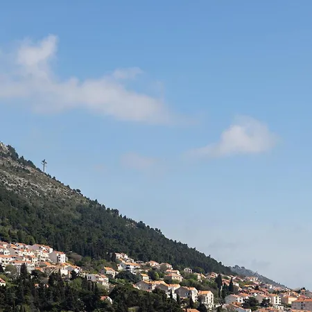 Marina Lapad - 2 Bedroom By The Sea Dubrovnik