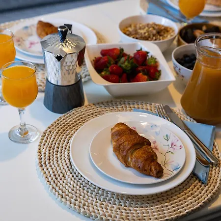 Marina Lapad - 2 Bedroom By The Sea