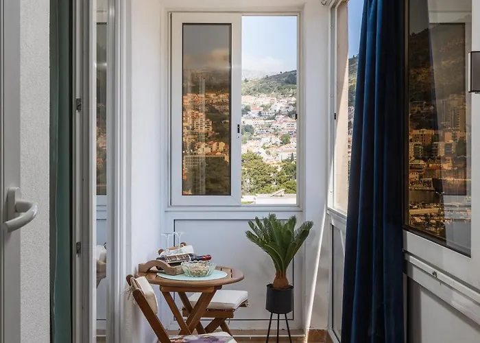 Apartment Marina Lapad - 2 Bedroom By The Sea